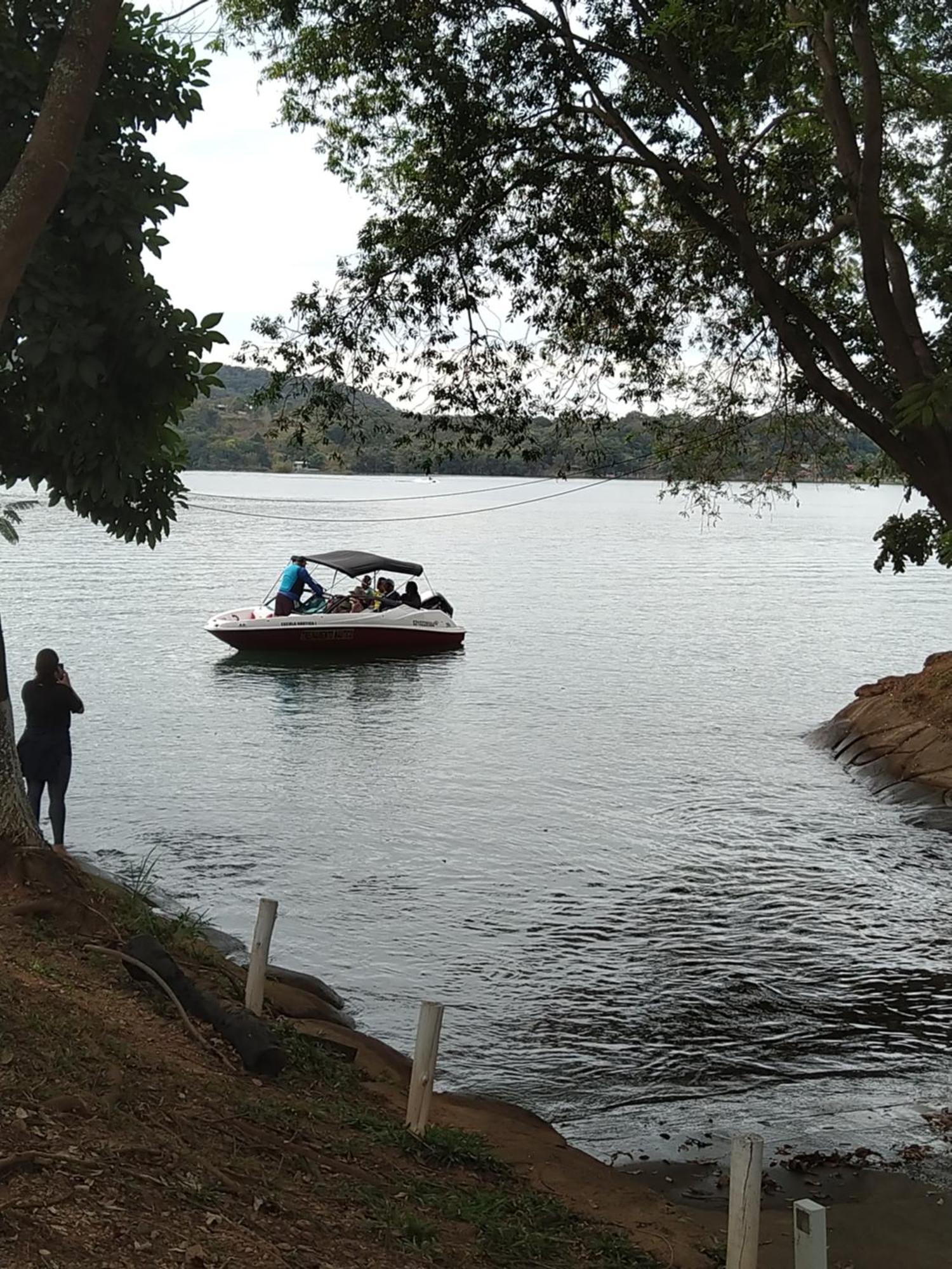 Apartamento Do Lago, Com Churrasqueira Privativa , Cozinha , Internet Banda Larga, Rampa Barco E Jet, Pesqueiro - B101 Caldas Novas Eksteriør billede