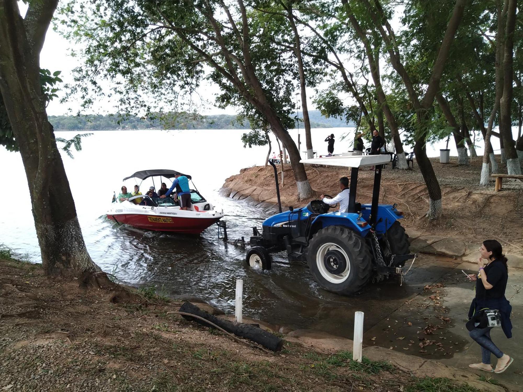 Apartamento Do Lago, Com Churrasqueira Privativa , Cozinha , Internet Banda Larga, Rampa Barco E Jet, Pesqueiro - B101 Caldas Novas Eksteriør billede